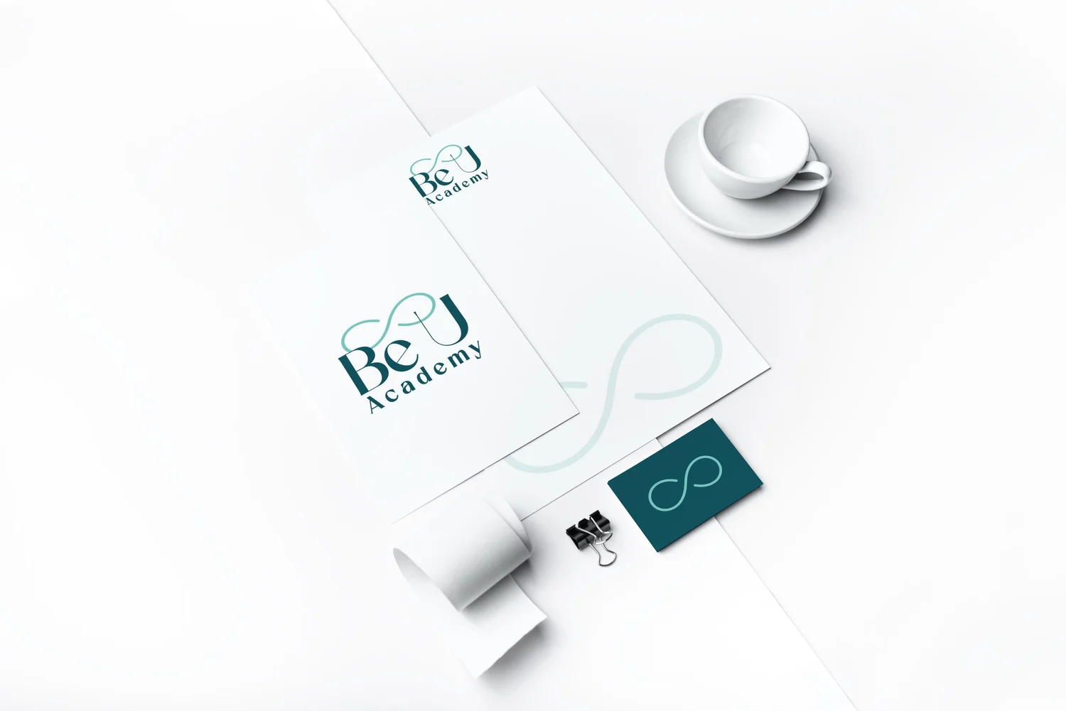 Be U Academy — cuadernos stationery